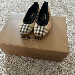 Burberry ballerina flats
